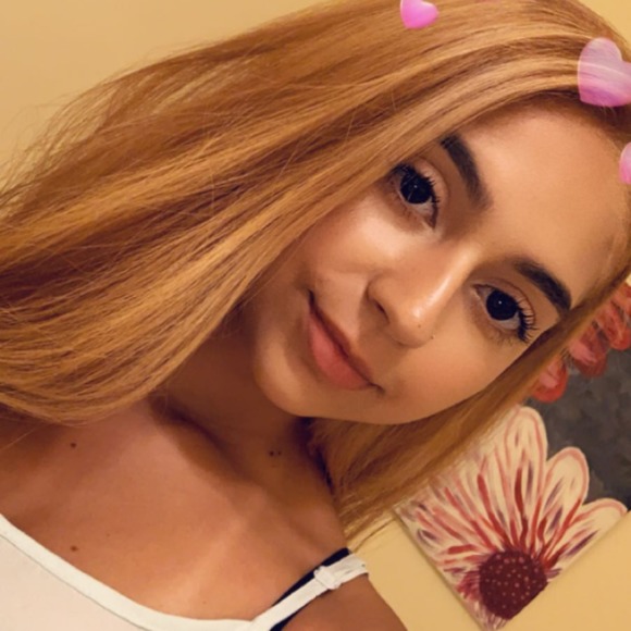 Meet your Posher, Jalina - Picture 1 of 1